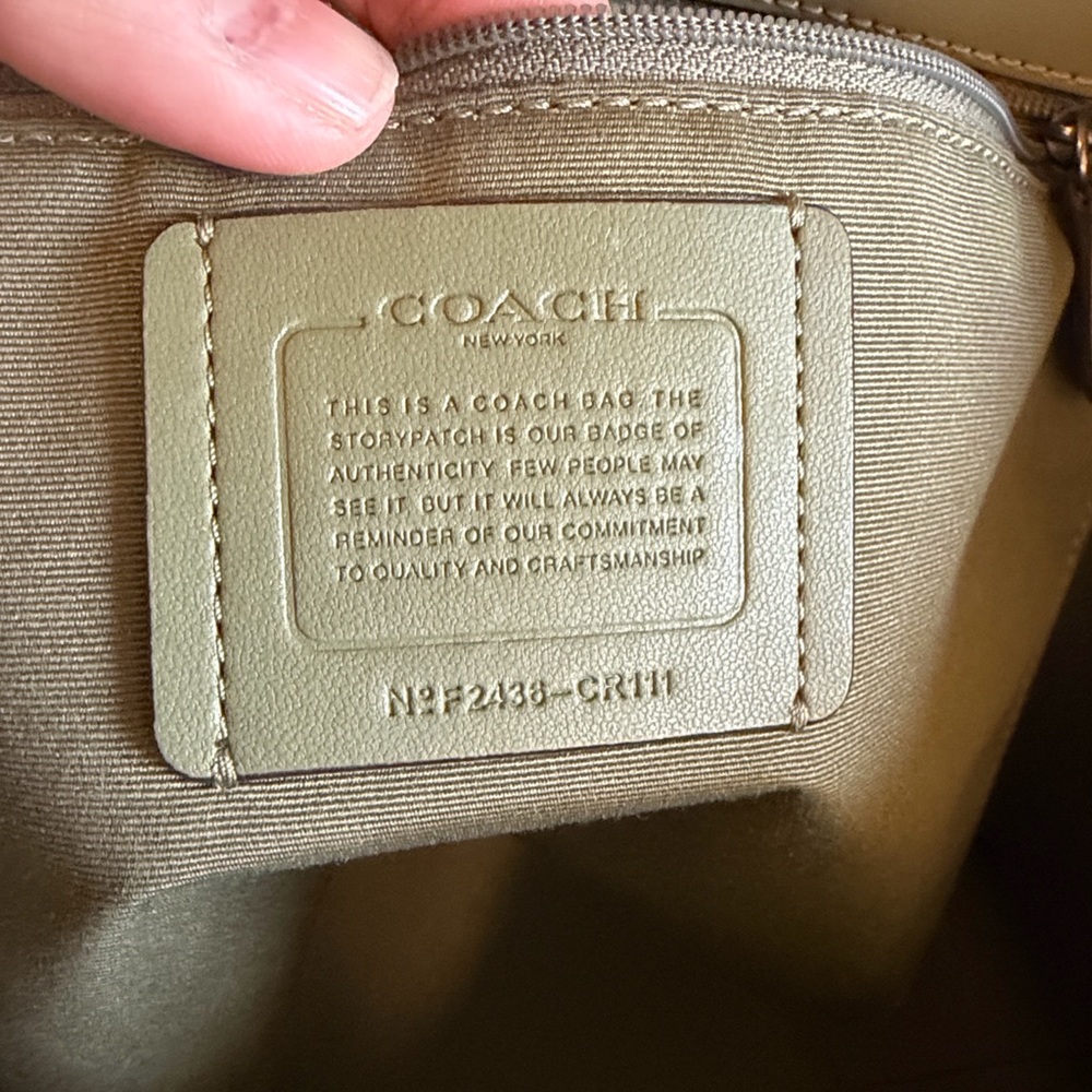 Coach City Tote bag in military green double-face leather - Picture 7 of 12